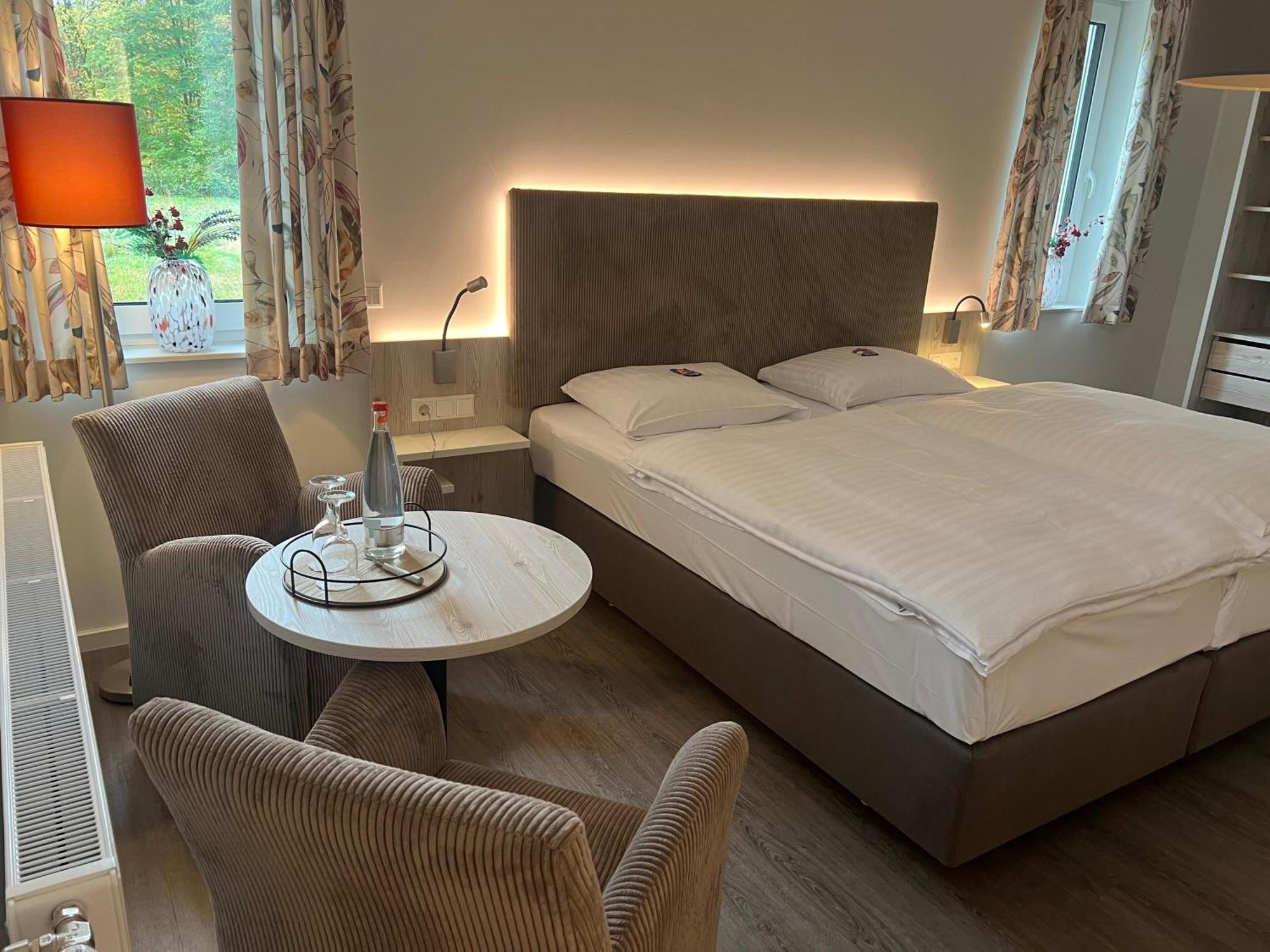 Hotel Zur Post Neubruchhausen エクステリア 写真
