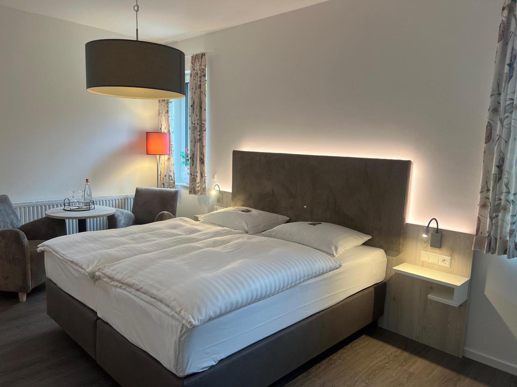 Hotel Zur Post Neubruchhausen エクステリア 写真