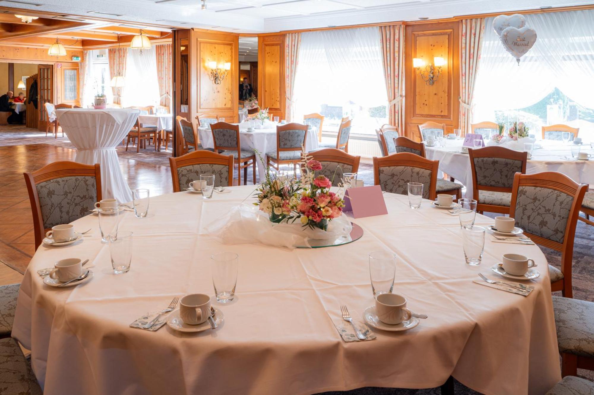 Hotel Zur Post Neubruchhausen エクステリア 写真