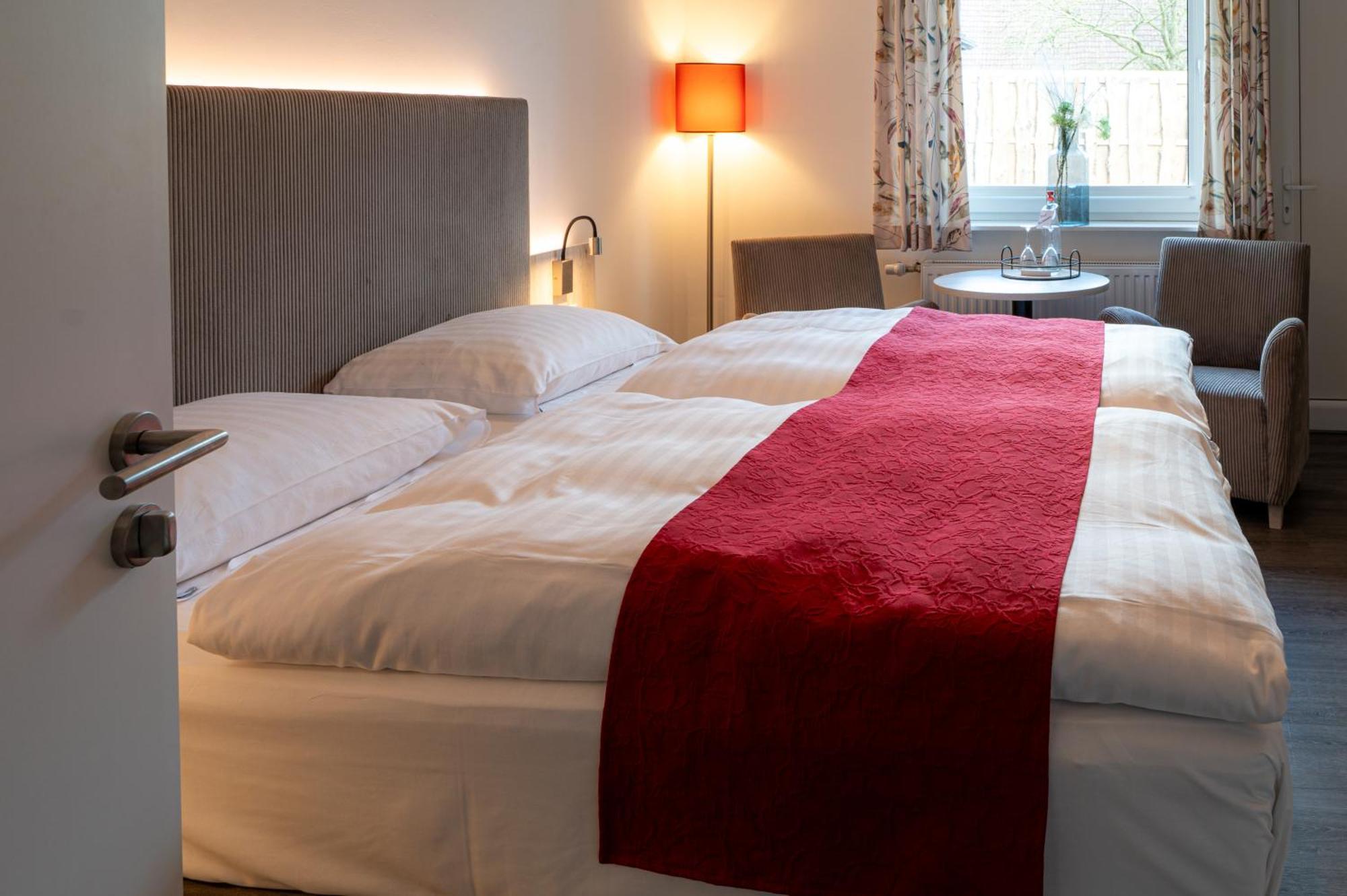 Hotel Zur Post Neubruchhausen エクステリア 写真