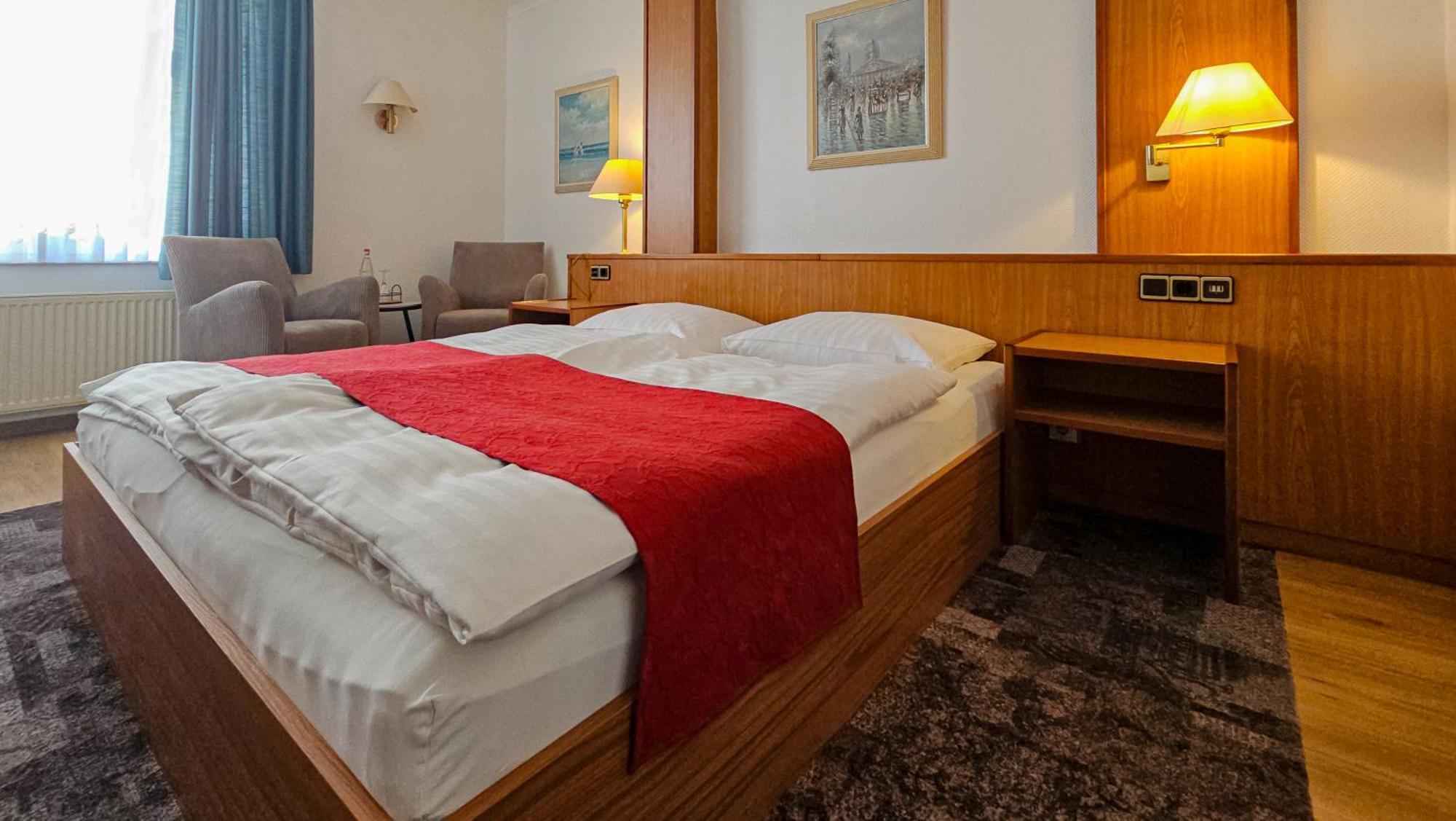 Hotel Zur Post Neubruchhausen エクステリア 写真