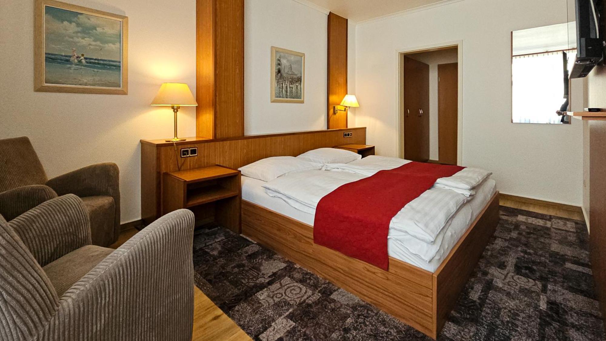 Hotel Zur Post Neubruchhausen エクステリア 写真