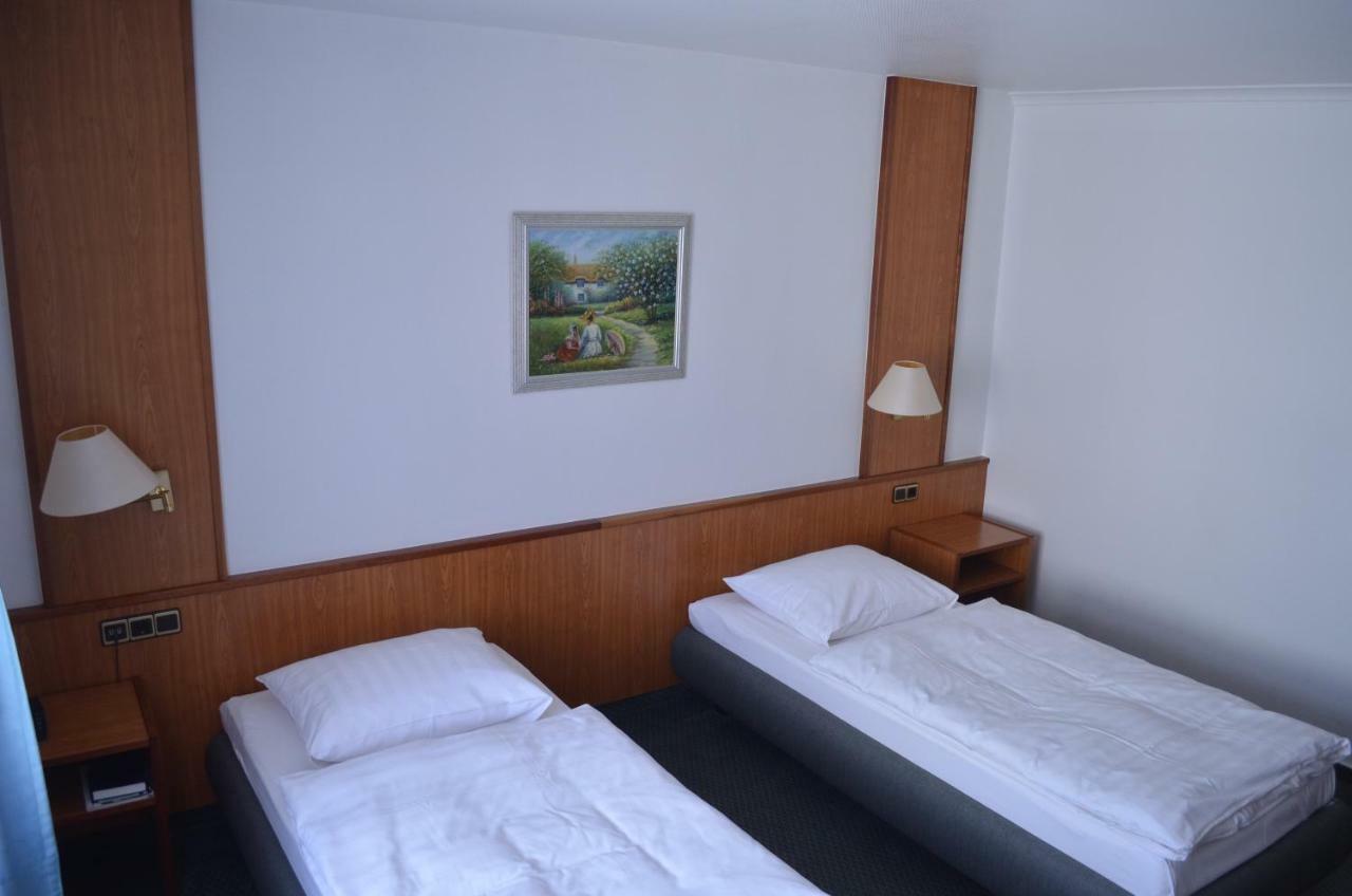 Hotel Zur Post Neubruchhausen エクステリア 写真